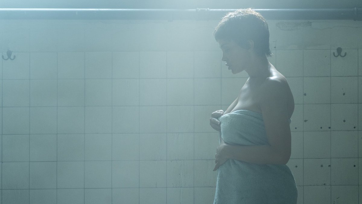 sumacontent's tweet image. Este Domingo 18 de Octubre llega el penúltimo capitulo de @venenolaserie , no dejará a nadie indiferente. Solo por @ATRESplayer 
!Os dejamos un adelanto 📸
#Capitulo7 #VenenoLaSerie