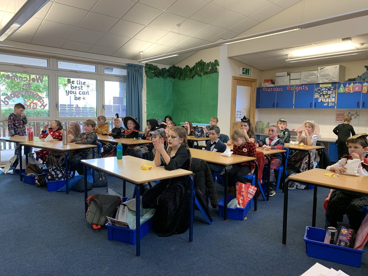 Y3_Hummingbirds's tweet photo. We are enjoying watching The Iron Man and eating some end of term treats! https://t.co/gvCeZ9WYFz