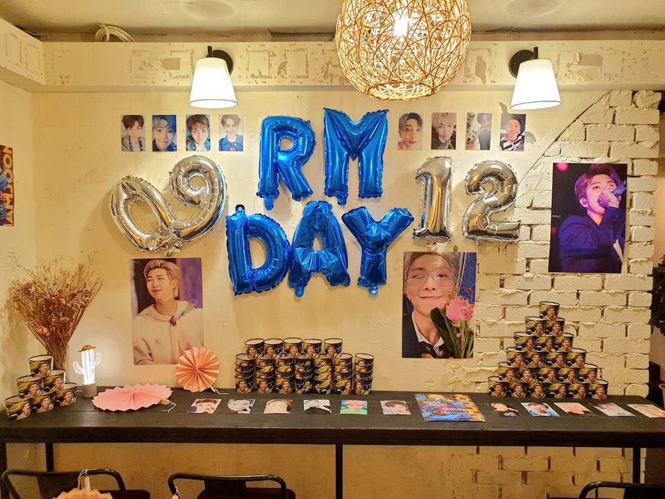 #홍대카페 #아이돌컵홀더이벤트 #아이돌컵홀더 #생일이벤트 #홍대이벤트카페 #RM #랩몬 #방탄
이벤트문의 카카오톡채널 :https://t.co/1s3baweUgx https://t.co/41uJC9QuHT