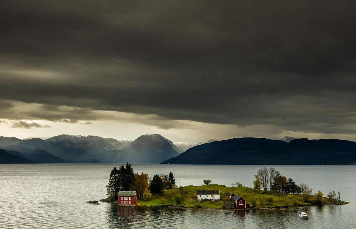 Omaholmen, Hardangerfjorden, Norge/Norway 
#Nature #Landscape #Photography