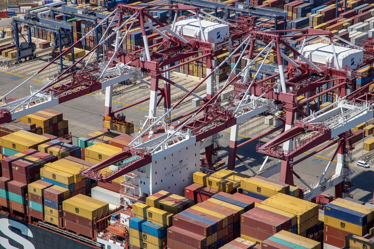 ▶️Los tráficos del #PortdeBarcelona mantienen la recuperación iniciada en julio.
📤 Las exportaciones lideran la recuperación superando las cifras precrisis de septiembre de 2019, reflejando el esfuerzo de las industrias del hinterland.
+ info👉https://t.co/q9k5BxC5Rf https://t.co/gv4JgFytVp