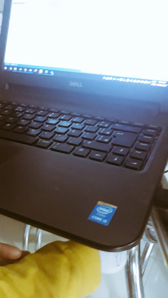 giseleyag's tweet photo. #sexta mais um dia #homeoffice a https://t.co/LhViR20fiV