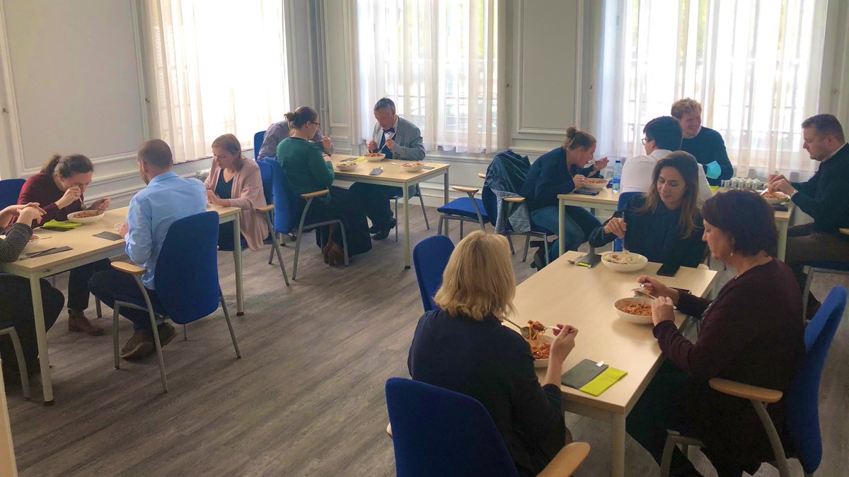 SammyMahdi's tweet photo. Eerste regel opgelegd op kabinet: vrijdag spaghettidag 😁 Heel trots op mijn dreamteam. #cabinetlife https://t.co/uqn3XNhWCa
