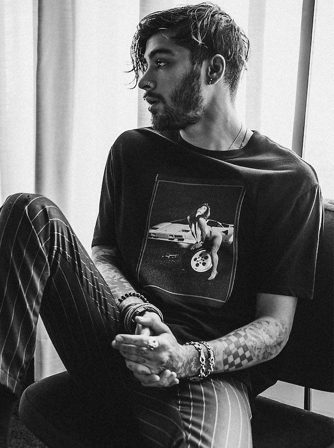 1DWatermelontt's tweet photo. I want to know if there is still someone who believes in zerrie * perrie and Zayn's relationship * after "Not a pop song " released?
#NotAPopSong
#ZaynMalik
#LittleMix
#zerrie https://t.co/UwWnuFWrkf