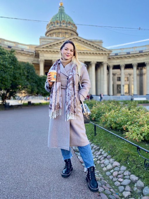 Watch Holly Garner 🍭Fansly 💙's leaked NSFW photo on TwXstars