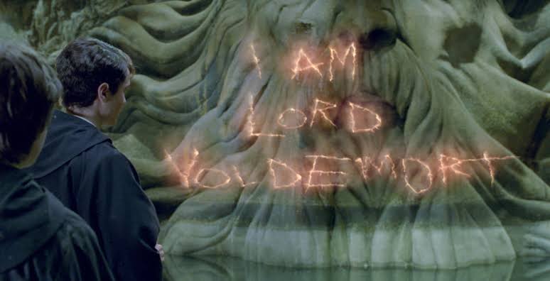 sihirbakanii's tweet photo. "Voldemort benim geçmişim, bugünüm ve geleceğim." https://t.co/Aawnfd4Rc0