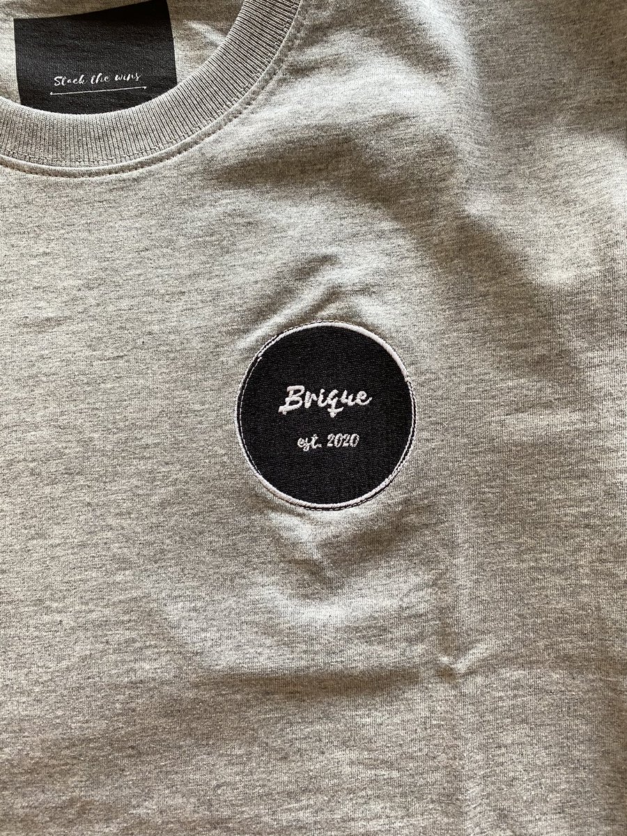 briquebybrique's tweet photo. ‼️NEW SAMPLE‼️
This grey sample just came in, I wanted to experiment with a bigger embroidered chest logo, and it didn’t disappoint. Once both Ts are in production all of you will be brought into the loop. I truly appreciate all the love and comments! Let’s build #StackTheWins 🧱 https://t.co/c5jK3hIeTR