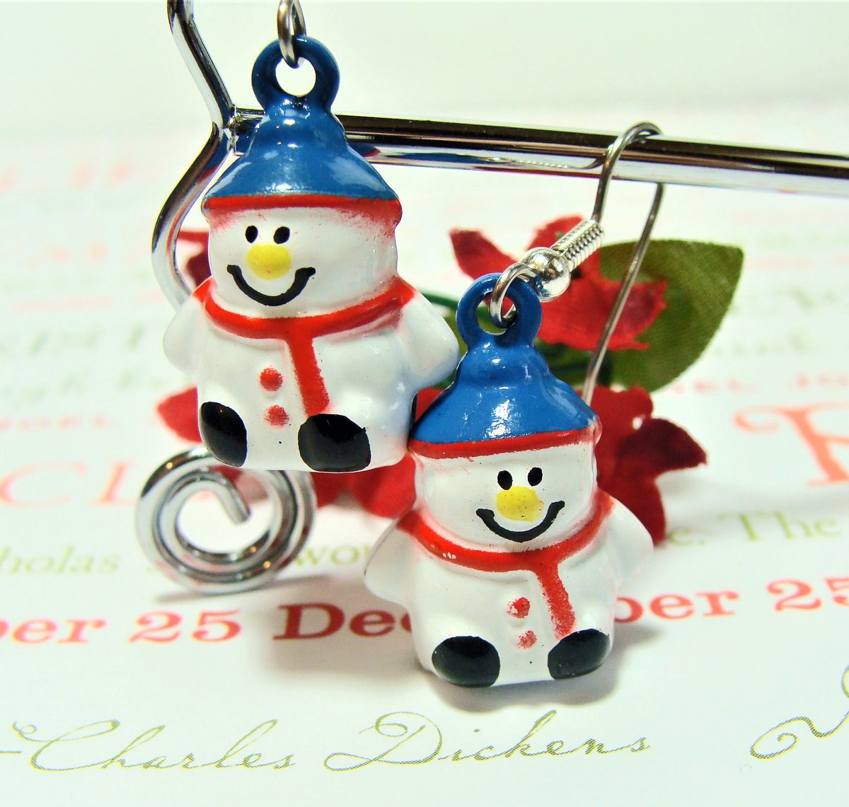girliegals12's tweet photo. Snowman Jingle Bell Earrings: https://t.co/lvq6buPiEx #snowman #snowmanearrings #jinglebells #jinglebelljewelry #Christmas #Christmasjewelry #Christmasearrings #cutegift #ringaling #winterjewelry #fun #lightweight #giftsforher #etsyhandmadejewelry #etsyshop #etsygifts #shopsmall https://t.co/3nCJftR6Fq