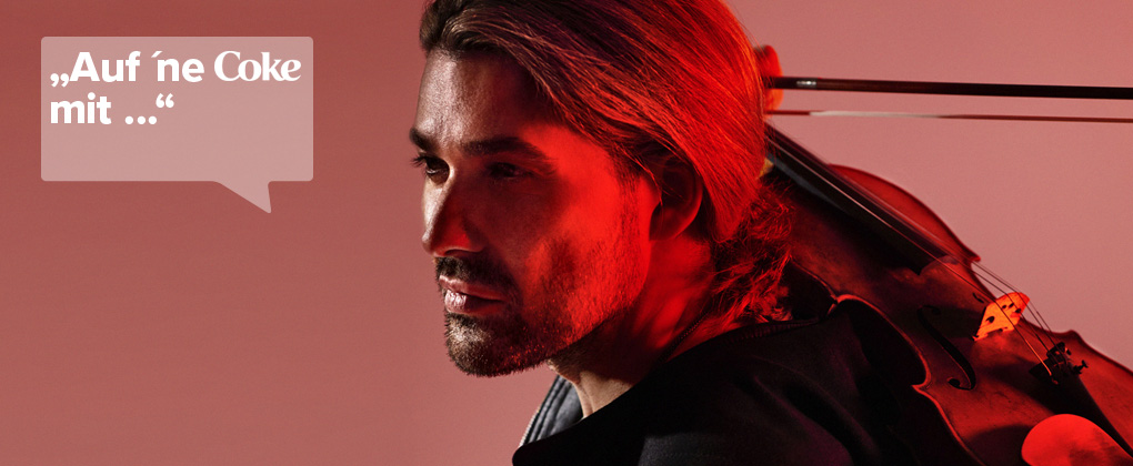 CocaCola_De's tweet photo. „Ich habe noch nie einen Pessimisten kennengelernt, der großen Erfolg hatte.“ @david_garrett sprüht vor Optimismus und Lebensfreude. Er spricht mit uns nicht nur über sein neues Album, sondern auch über sein positives Mindset in Zeiten von Corona. #ANCM https://t.co/NuRdOSJxXd https://t.co/OZCm7eezu3