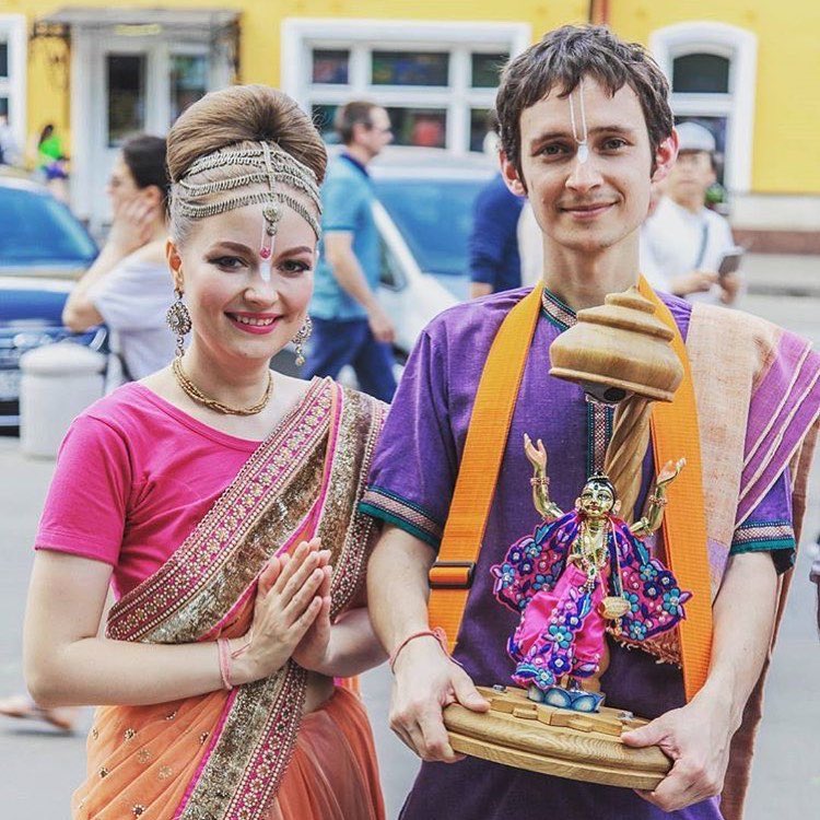 Lord Krishna attracts everyone!