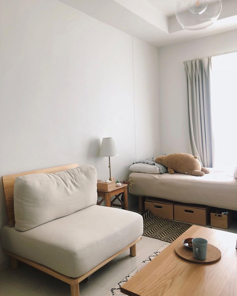 Little Rooms プチプラで手に入る 家具350 のソファがお洒落で優秀 一人暮らし にちょうど良いサイズ 奥行きはたっぷりあって 背もたれにはクッション付きだから ここにどっしり腰掛けてゆっくり読書をしたり テレビを観たりしたいな 2つ並べたら