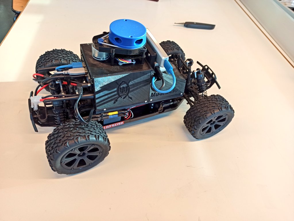 SoFABbyTV's tweet image. Les voitures télécommandées ne sont pas que pour les enfants ! La preuve avec ce modèle transformé pour être autonome.
SoFab à réalisé l&apos;impression des pièces de carrosserie.
Ce projet servira aux étudiants du campus #SophiaTech pour travailler sur les #IA