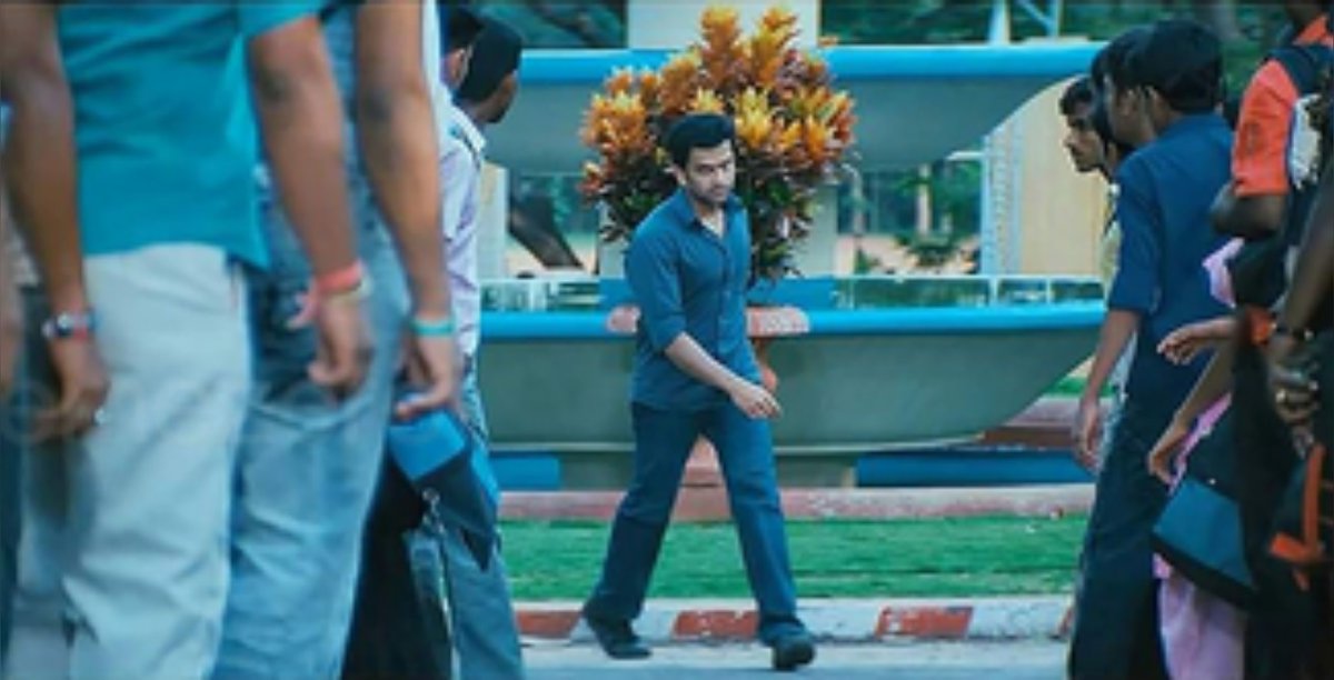 At age of 27, Prithviraj gets a major commercial action hit in Puthiya Mukham. It's safe to say no other young actor in Malayalam does stunts as good as Prithviraj even today. His rendering for "Kaane kaane" song became a big chartbuster too