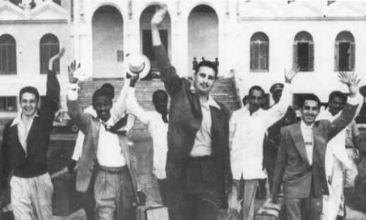 Un día como #hoy pero de 1953, asume #Fidel su audodefensa por los sucesos del Moncada.
En su alegato, recogido como La Historia me absolverá, Fidel señaló que el autor intelectual del asalto al Cuartel Moncada había sido José Martí. 

#Cuba
#OctubreDeHistoria
#FiscalíaCubana