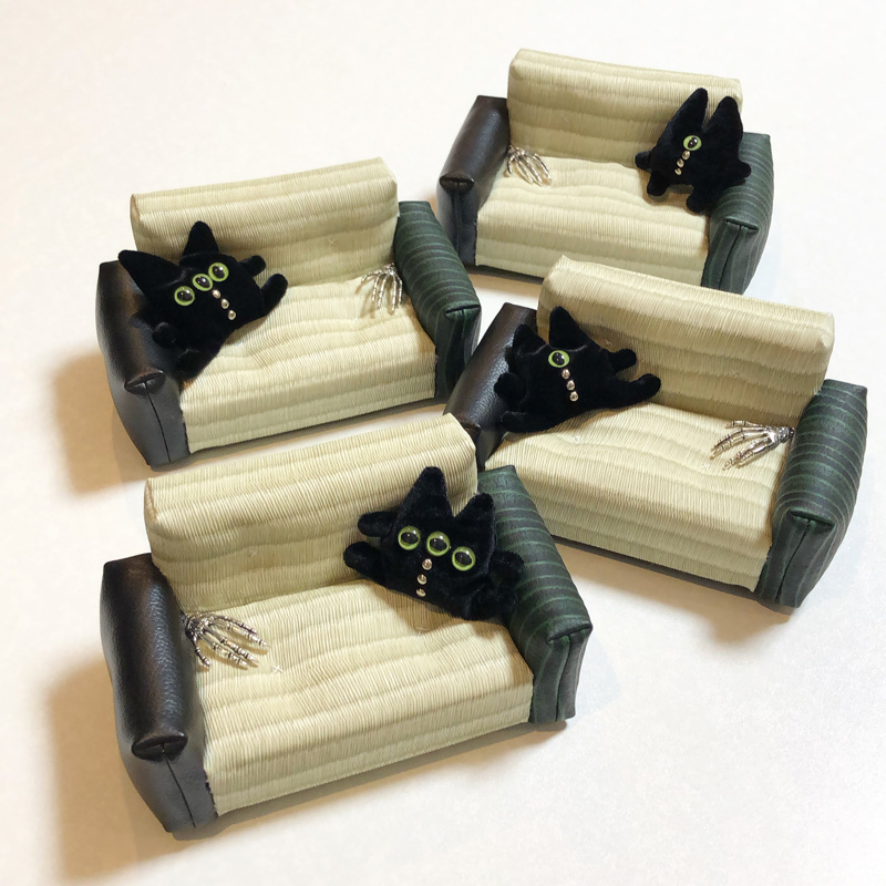 デメネコwithミニチュアソファ(モノノケVer/¥1200~1300)
*和洋折衷?畳のようなソファです∑(ёロё)
https://t.co/X7JCWmMeCX(10/16*22時OPEN)
#デメネコ #通販モノノケ市 #電脳一条百鬼夜行 https://t.co/2qf7LI6EuL