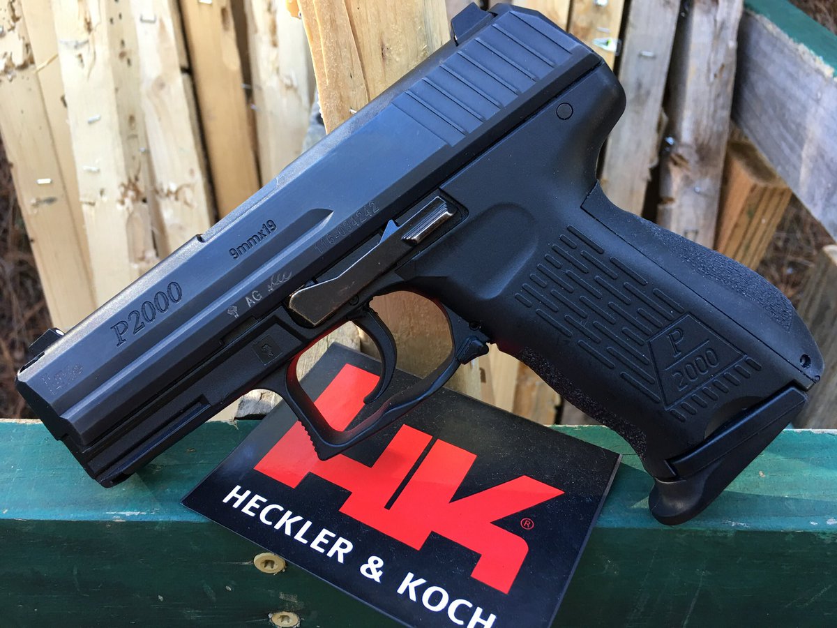 HKshooting's tweet photo. The P2000 LEM 9mm.  A classic favorite! 💥🇩🇪💥 @HecklerAndKoch https://t.co/XI9TXXkKwl