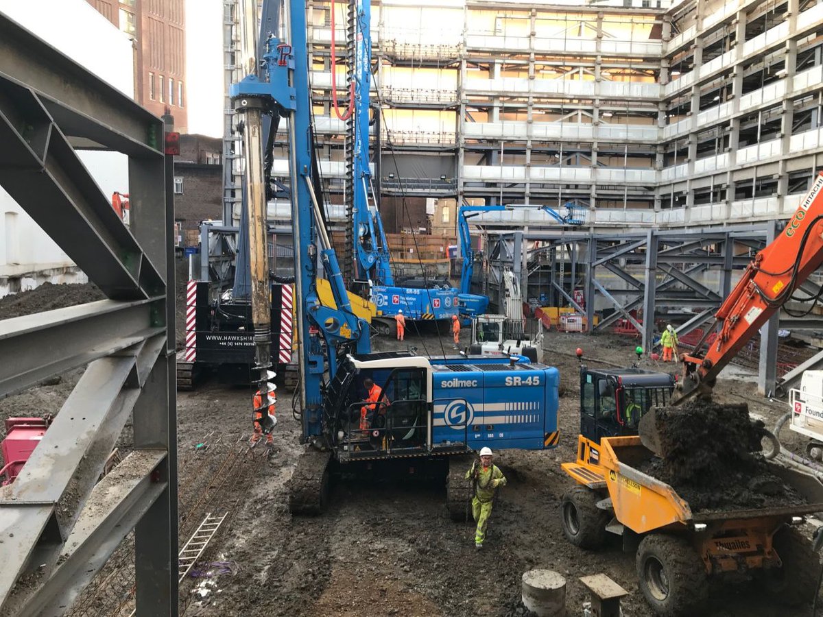 #FoundationPilingLtd working with the Soilmec #SR95 and #SR45 drilling rigs in tandem in London this week.

#soilmec #drillingrigs #CFA #LDP
