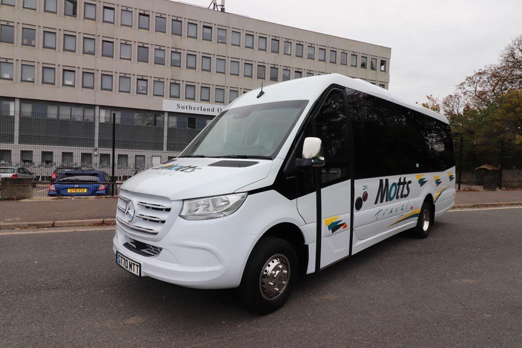 EVM_UKIRL's tweet photo. Happy #friyay everyone! This week we have delivered a #70Reg Sprinter #minibus to @MottsTravel of Aylesbury!! A stunning 20 seat executive #minicoach in Motts exciting new livery! Best of luck to Roger & the team @routeoneteam @bus_coachbuyer @CBWtweets @ITTHubNews @TeamRossetts https://t.co/fumJi7IVq2