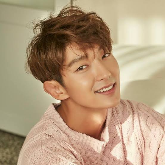 78. Scarlet Heart ryeo lead actor Lee Joon-gi was asked about his favorite member from BTSJG: My favorite is V.  #BTSV & RMhe is such a big name in Korea. taehyung really has a lot of admirers in the Korean industry,, JG loves bts & his playlist is filled with  @BTS_twt songs