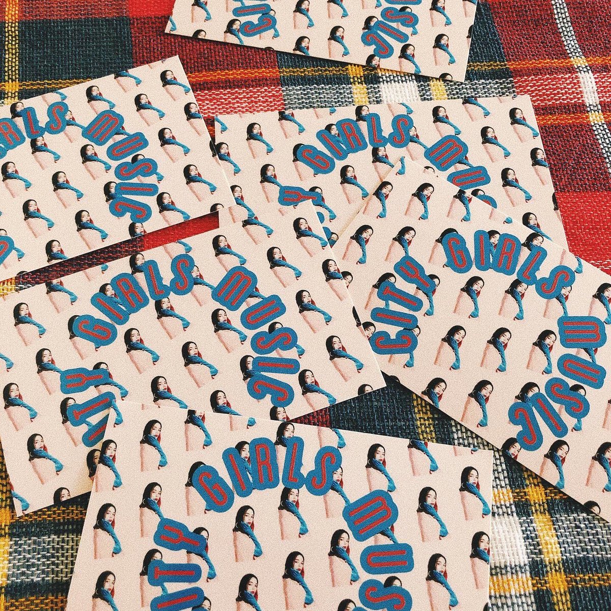 安田レイ V Twitter City Girls Music のステッカーを作りました 機械音痴やっすー頑張りました いつもいただくlove Letter 番組へのメッセージ へのお返しに これからは 紹介させていただいたメッセージの送り主に このステッカーをプレゼントします 安田レイ V Twitter City Girls Music のステッカーを作りました 機械音痴やっすー頑張りました いつもいただくlove Letter 番組へのメッセージ へのお返しに これからは 紹介させていただいたメッセージの送り主に このステッカーをプレゼントします