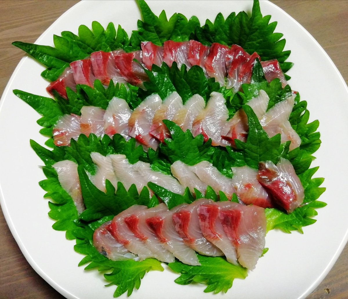 浅羽かれい煮付け サラダ ほうれん草とお揚げのお味噌汁 お腹の調子が悪い時は白身 みほのイラスト 浅羽かれい煮付け サラダ ほうれん草とお揚げのお味噌汁 お腹の調子が悪い時は白身 みほのイラスト