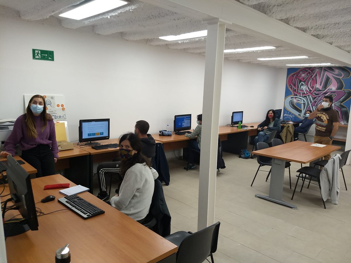 colectic_coop's tweet photo. Aquest matí hem format l'equip tècnic i de voluntariat de la @Fundacio_Akwaba en #EinesLliurESS!

✅ plataformes d'aprenentatge en línia
✅ vídeotrucades i streaming
✅ presentacions atractives

Un plaer compartir coneixements i veure la vostra aposta per #PassatAlFLOSS! https://t.co/kld7bGnH0e