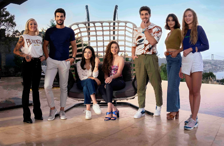 OZGOK7's tweet photo. So guys what do you think about the polt of #SOLYANIM  
Can't wait tooooo much excitement 😍 https://t.co/WoMRIobtjK