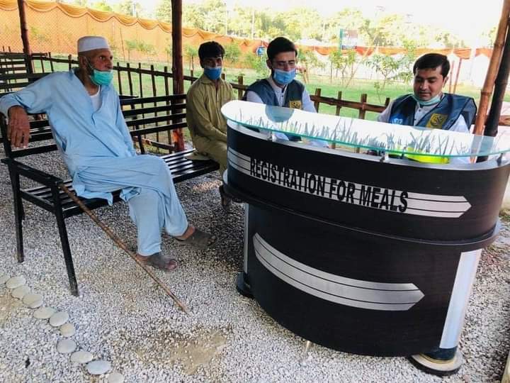 As per directions from PM Imran Khan, standardisation of facilities across all Panahgahs is being carried out. Implementation of #Covid_19 & hygiene SOPs is also being ensured at all facilities.
#Ehsaas
#panahgah
#EhsaasSabKa
#EhsaasByPMIK https://t.co/qKDsRfCV51