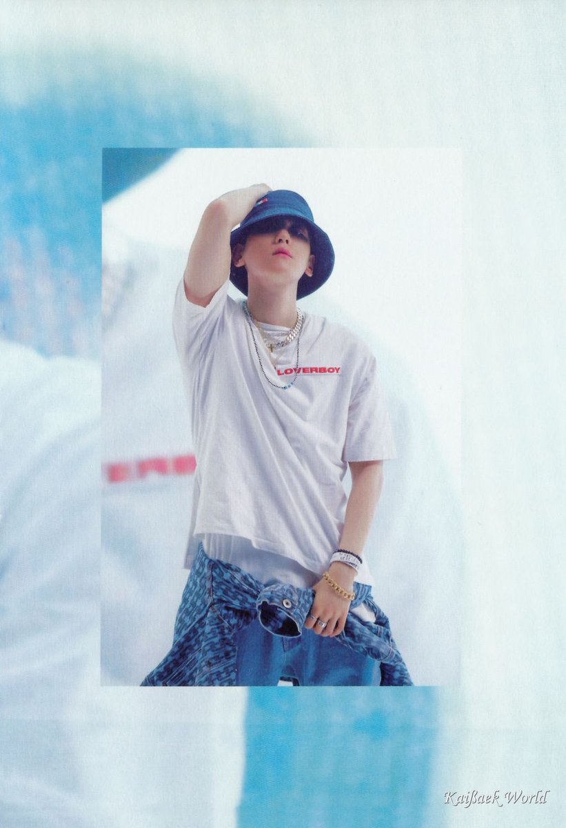 baekhyun pics 🐶 tweet media
