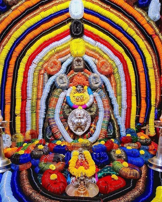 Photo Credit: Mahesh from Pinterest ( https://t.co/5p4IDM6bih ) May Goddess Durga bless all of us. #namastegod #lakshmidevi #chamundeshwari #durga #banashankaridevi #shakti #chandi #durgamaa #goddessdurga #goddesslakshmi https://t.co/I3I6qLXhcZ
