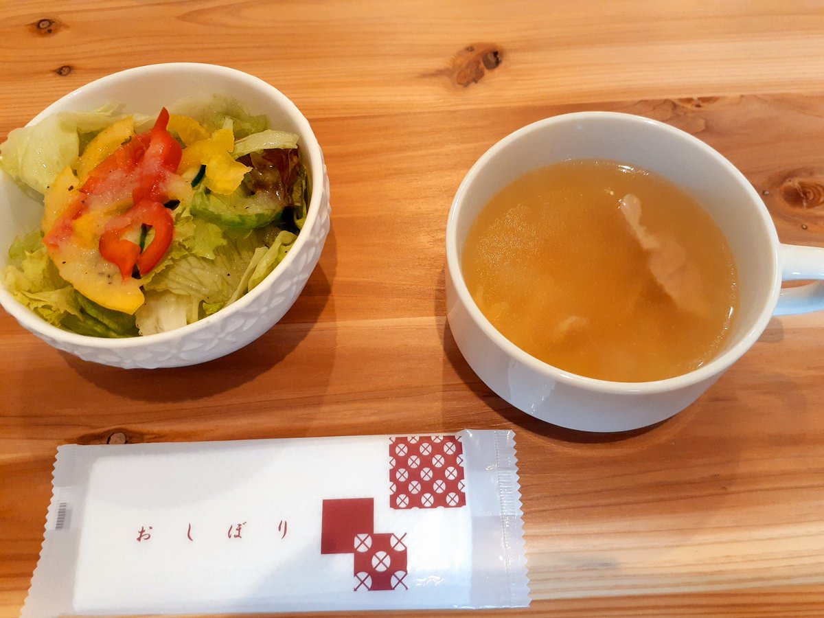 Heisuke 町田の ちいさなレストラン Time Flies で日替わりランチ 1000円 素材の味と出汁の旨味を充分に活かした味付けで美味しい 意外にボリュームもあり グランドオープンが楽しみ 店の前の道が一方通行なのでご注意を