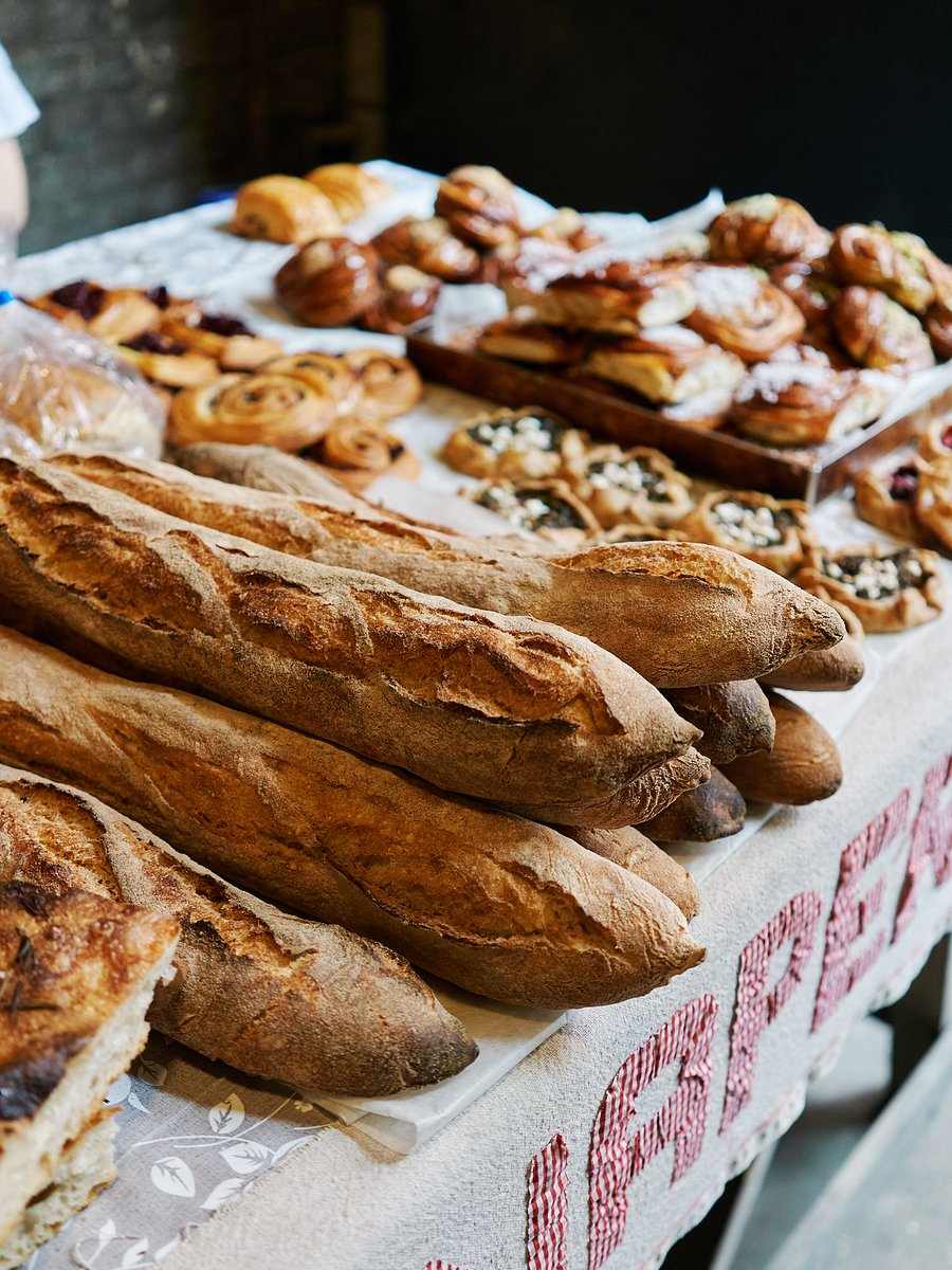 Maltby Street Market (@maltbystmkt) on Twitter photo From humble beginnings 6 years ago, we are so glad these guys decided to grace the ropewalk every Saturday with warm fresh sourdough... 🥖 🍞
Get some serious dough from <a href="/TheSnapery/">The Snapery</a> - 10-5pm every sat ✨
#MaltbyStreetMarket #SupportLocal #ThisIsLondon #LondonProduce #Sourdough From humble beginnings 6 years ago, we are so glad these guys decided to grace the ropewalk every Saturday with warm fresh sourdough... 🥖 🍞
Get some serious dough from <a href="/TheSnapery/">The Snapery</a> - 10-5pm every sat ✨
#MaltbyStreetMarket #SupportLocal #ThisIsLondon #LondonProduce #Sourdough