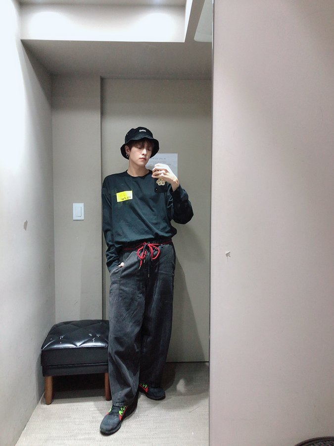 ravnarchive's tweet photo. 201016

cr. @official_ONEUS https://t.co/9nUqM9Ubr6