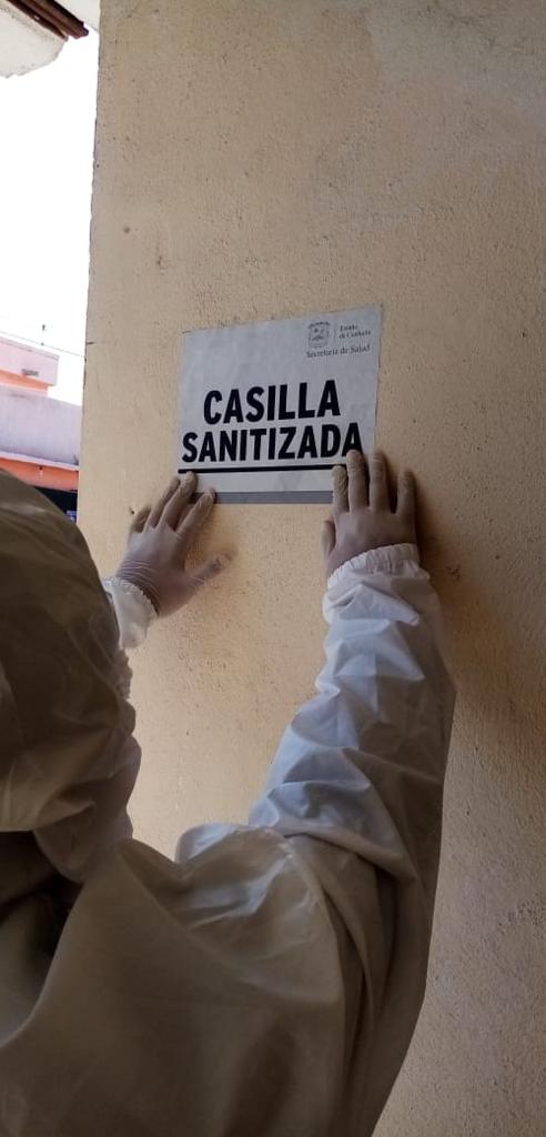 IECoahuila's tweet photo. Las 3828 casillas que se instalarán para la Jornada Electoral del próximo domingo #18DeOctubre, están siendo sanitizadas por la @SS_Coahuila y se aplicarán los protocolos de seguridad sanitaria cuando acudas a emitir tu voto. #Coahuila #SeguroVotamos https://t.co/XsLTTZAckx