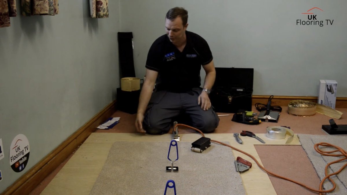 This weeks Dans Tool..... carpet seamers and Tool giveaway <a href="/jansertools/">janser uk</a> <a href="/JanserUk/">Paul Sycamore</a> <a href="/Steve326/">Carpetfittersshop</a>.     youtu.be/AUHMaAAQgx8