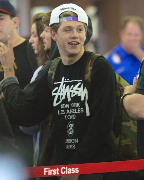 niall horan in baseball caps. a much needed thread;