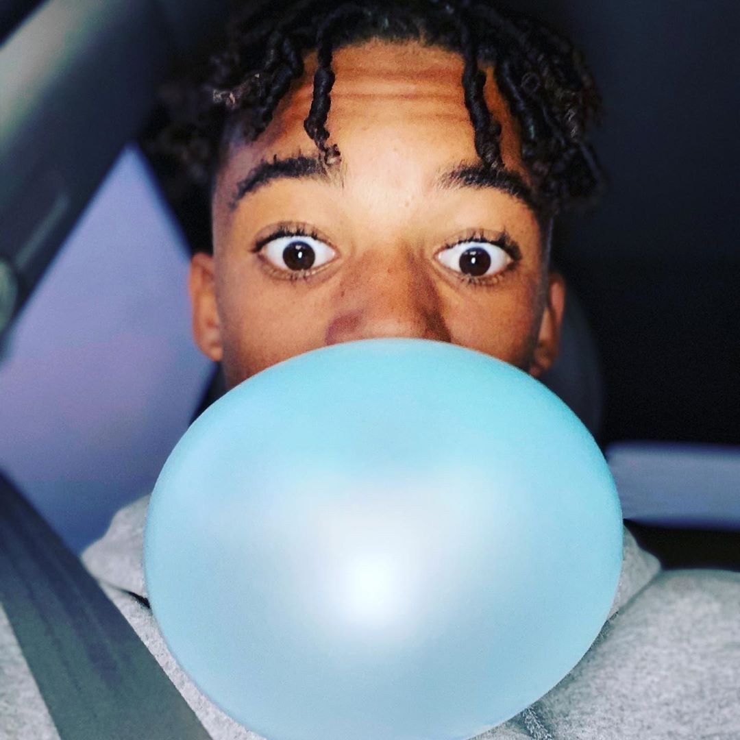 bigleaguechew's tweet photo. Giving our fan of the week a 10/10 for this #BigLeagueBubble! π #BigRallyBlueRaspberry πΈ: IG user jsamp.gutglam https://t.co/xLnTo5wjT4
