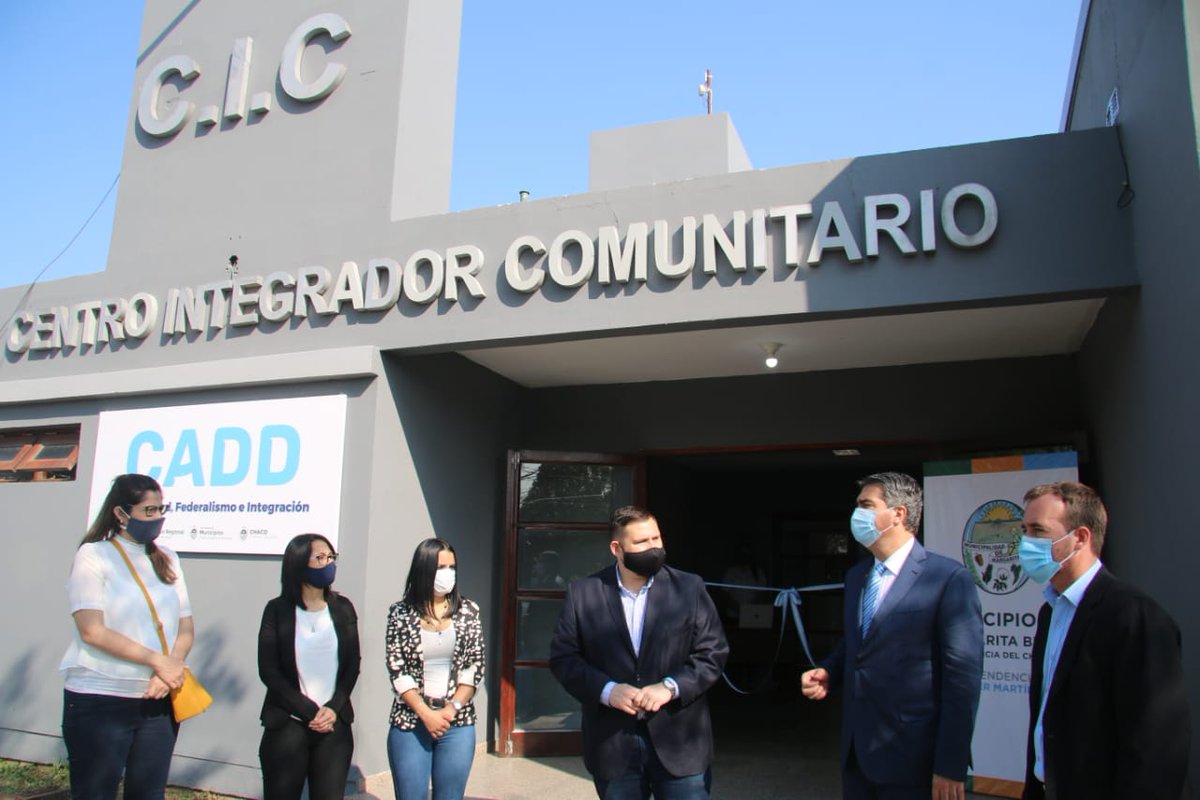 jmcapitanich's tweet photo. Inauguramos en #MargaritaBelén el Centro de Atención Digital Descentralizada, ubicado en el #CentroIntegradorComunitario de la localidad.
Un espacio físico y una plataforma digital gratuita, que permitirá a los vecinos auto gestionar trámites de servicios y beneficios públicos. https://t.co/L5Mob7hlFH
