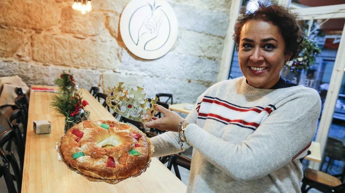 teandnature's tweet photo. ¿Sabías que nuestro Roscón ha sido recomendado por La Voz de Galicia, en la nota "Los roscones ourensanos que no podrás evitar comer"?
#ourense #galiciamola #genteguapa #style #fashion #roscondereyes #dulces #foodporn #reyesmagos #reyes #sweet #yummy #cakes https://t.co/haBMUHrmmm