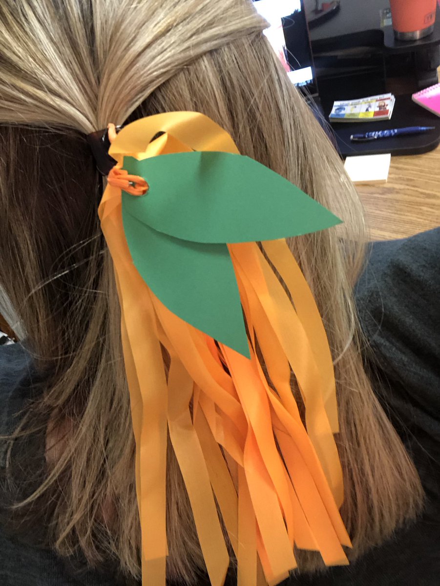 BaucomCounselor's tweet photo. Oscar Orange hair ✔️ Steady drizzling rain ✔️ Seeing our Kindergarten friends in our carpool letterland parade=priceless❤️ @baucomes https://t.co/IEAxKmgbW5