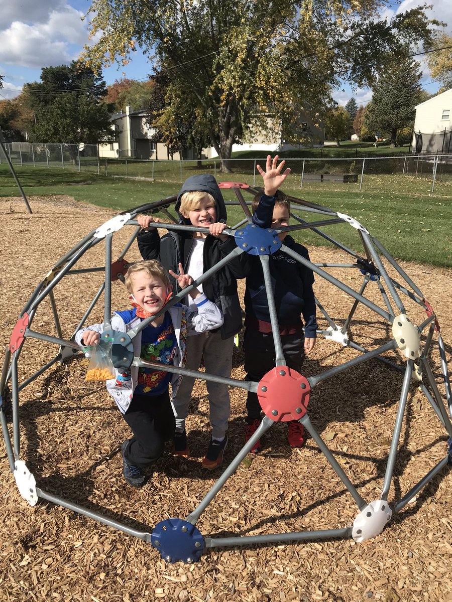 Lingaurslcs's tweet photo. Enjoying some nice fall weather! https://t.co/I7VsZaAxix