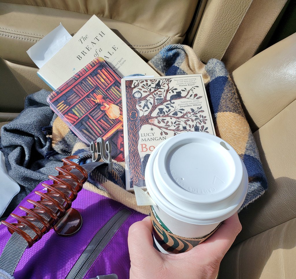 CattyFitzgerald's tweet photo. London Fog tea + Books = Ready for #offthegridreadathon!!! @BionicBookWorm @IShouldReadThat https://t.co/8b84Ekr7Hc