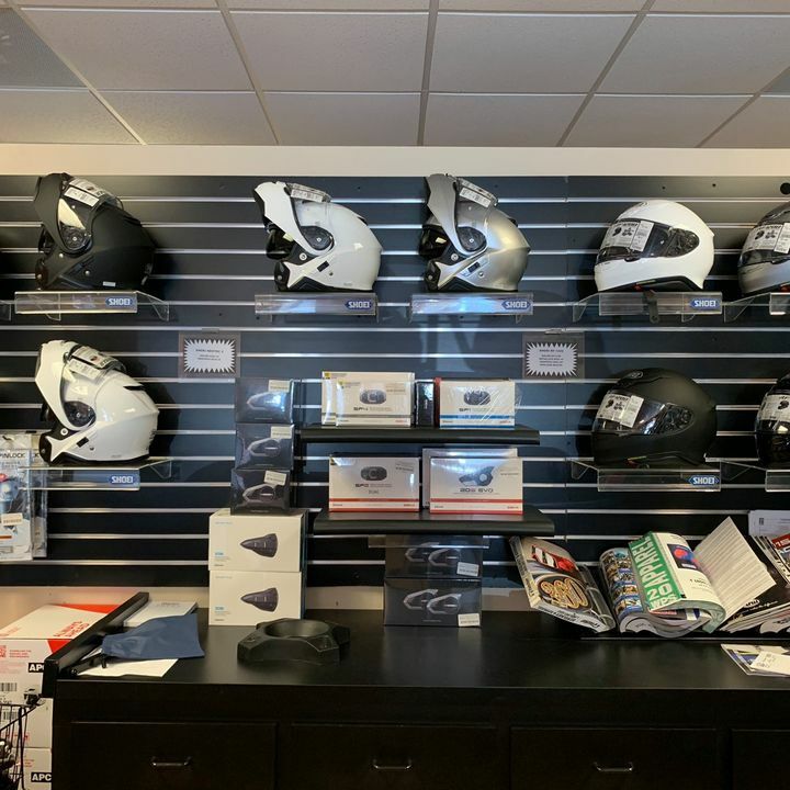 TheHelmetShop's tweet photo. https://t.co/1RoIsyEPa3 https://t.co/XijOM1lqwj