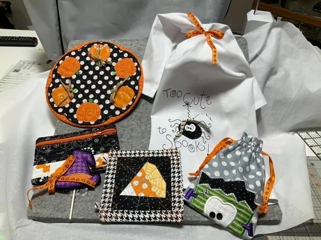 We had a spooky good time at our Kimberbell event at the start of this month - thank you to Mary for sharing this photo over in our Thimbleful of Sewists and Crafters Facebook group! 
#kimberbelldesigns #halloweensewing #halloweenembroidery #machineembroidery #spookysewing