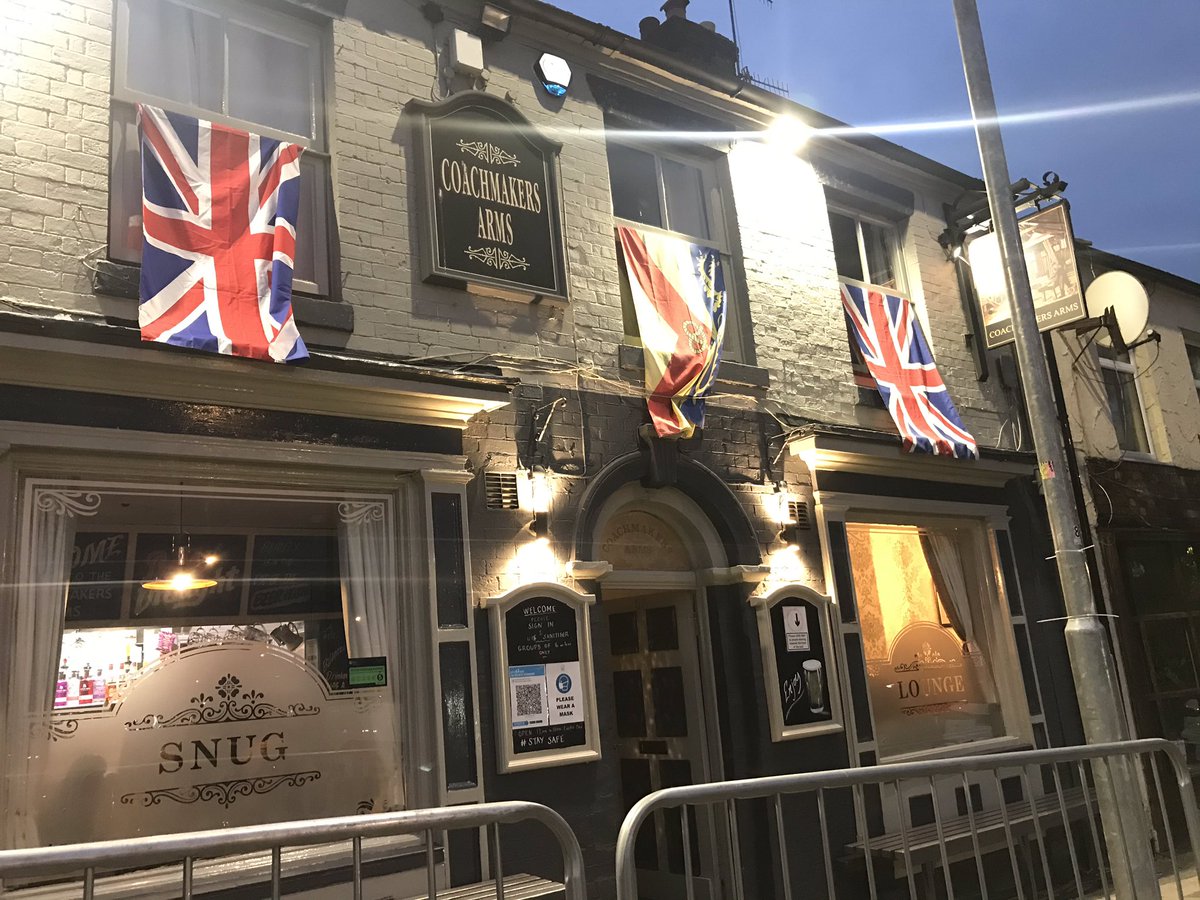 Not the warmest night tonight. But in Hanley so it be rude not to swing by the <a href="/CoachmakersSOT/">CoachmakersArmsHanley</a> - enjoying a pint of <a href="/WealAles/">WealAles</a> milk stout. Lovely