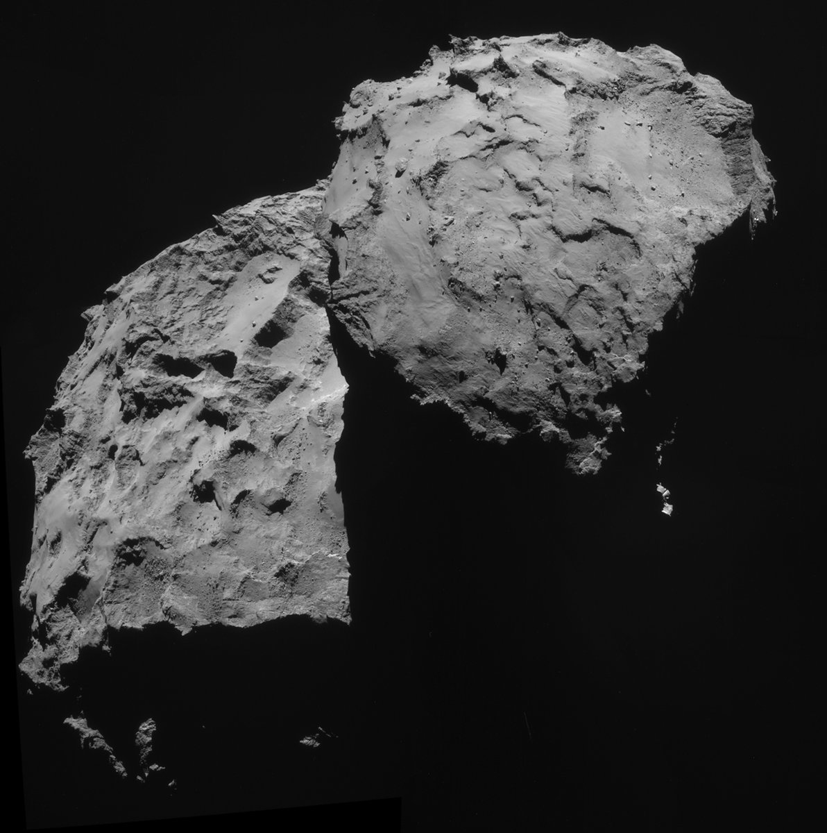 Du côté des astéroïdes et des comètes, nous ne sommes pas en reste. Sur Tchouri, gisent pour l'éternité la sonde Rosetta et l'atterrisseur Philae. Cette photo a été prise en septembre 2014