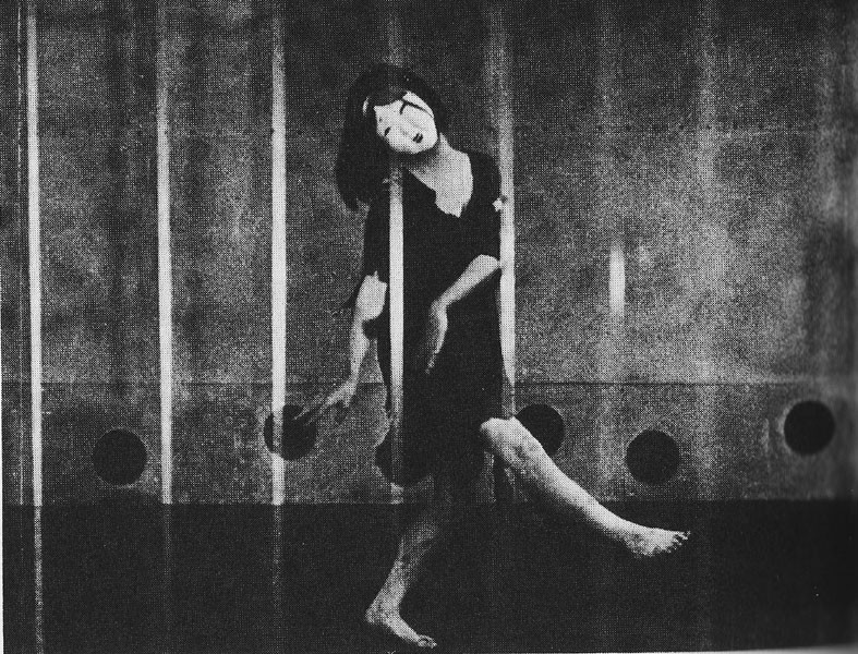 1926. KURUTTA IPPEIJI (Crazy Pages). The bad boy of early Japanese film, Kinugasa Teinosuke, was a film oyama (female impersonator) before turning to directing. His NICHIRIN (The Sun, 1925) was censored on charges of “national blasphemy.” 33/