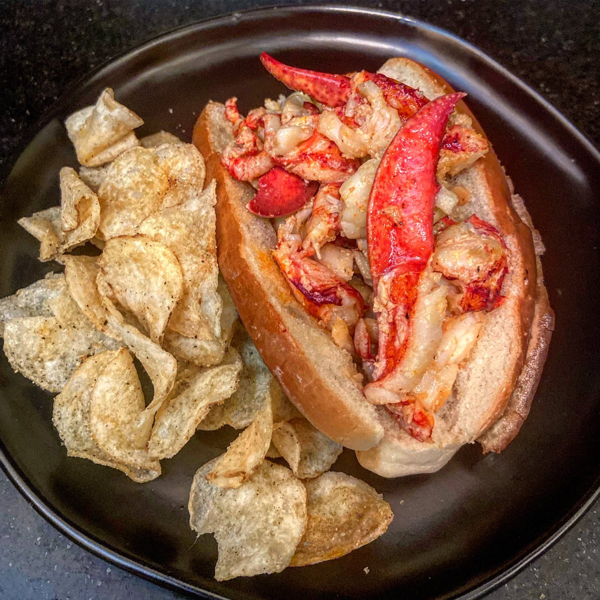 AcesJdhs's tweet photo. Happy Friday! Finishing our week in ACES, we all learned how to cook a lobster snd make a decadent Lobster Roll with Brown Butter! The students were all rooting for the lobster! @JBretagna @JohnDeweyBK https://t.co/1RFMUvxJNn