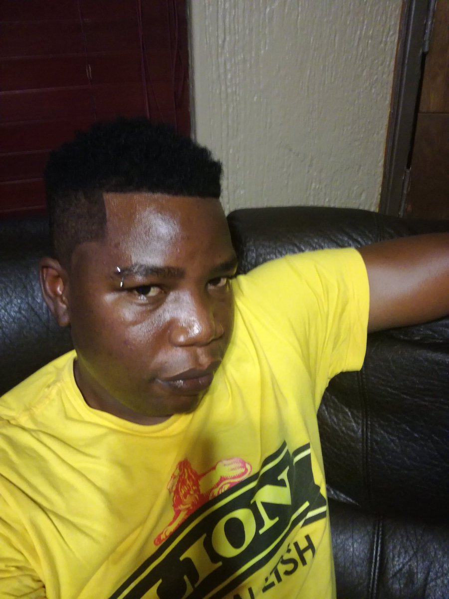 quelisios's tweet photo. Hair done https://t.co/iKdo64jjYA