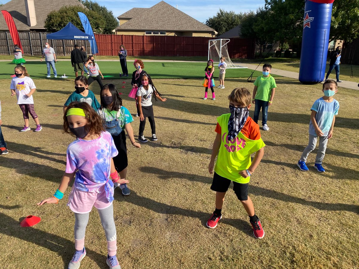 JonesTeachesMe's tweet photo. Jones’ Jazzercizers had a TOTALLY RAD time at the Corbell DanceFit Challenge! @Corbell3rdGrade  #corbellrocks https://t.co/xGl4I8MbB2